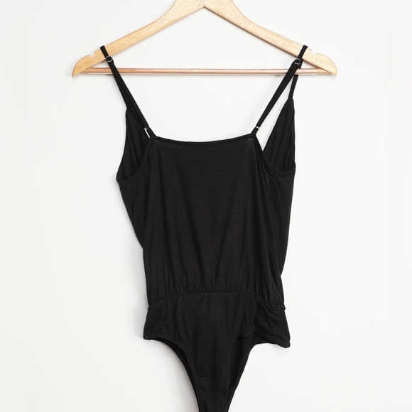 New Black body suite size medium - Picture 3 of 3